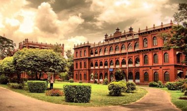 ফুটপাতে ‘দোকান বসানো নিয়ে’ ঢাবি ছাত্রলীগের দুই পক্ষে মারামারি