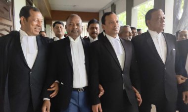 সুপ্রিম কোর্টে ভাঙচুর: খোকন-কাজলের জামিন, চারজনকে আত্মসমর্পণের নির্দেশ