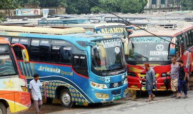 নওগাঁয় অভ্যন্তরীণ রুটে অনির্দিষ্টকালের জন্য বাস ধর্মঘট 