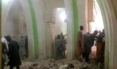 নামাজের সময় মসজিদে ধস, নাইজেরিয়ায় ৭ মুসল্লির মৃত্যু