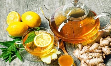 কাশি থামছেই না, খেয়ে দেখুন আদা-মধুর চা