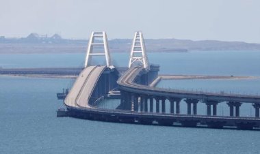 ক্রিমিয়া সেতুতে ইউক্রেনের হামলা ঠেকাল রাশিয়া