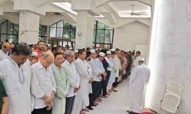 সুলতান সালাউদ্দিন টুকুর মায়ের প্রথম জানাযা অনুষ্ঠিত