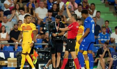 দুই লালকার্ডে শুরু বার্সার মৌসুম 