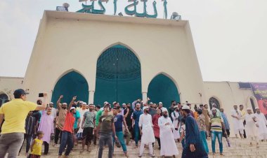 পুলিশের ধাওয়ায় ফাঁকা বায়তুল মোকাররম