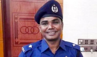 অর্থমন্ত্রীর জন্য ভোট চাইলেন ওসি!