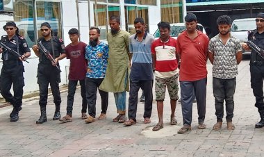  পাহাড় থেকে অস্ত্রসহ ৭ ডাকাত আটক