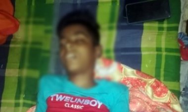  মোবাইলে আসক্ত ছেলেকে শ্বাসরোধে হত্যা করলেন মা