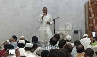 সুলতান সালাউদ্দিন টুকুর মায়ের রুহের মাগফিরাত কামনা করে দোয়া