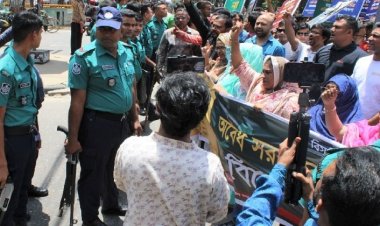 একদফা দাবিতে রাজধানীতে এবি পার্টির বিক্ষোভ, পুলিশের বাধা