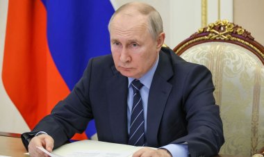  যুদ্ধে জড়িত জেনারেলদের সঙ্গে হঠাৎ পুতিনের বৈঠক