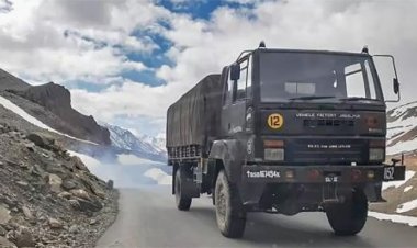  লাদাখে রাস্তা থেকে ছিটকে নদীতে ট্রাক, ৯ সেনা নিহত