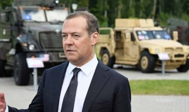 ইউক্রেনে কয়েক দশক স্থায়ী হতে পারে যুদ্ধ: মেদভেদেভ