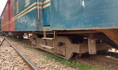 বগি লাইনচ্যুত, ঢাকা-ময়মনসিংহ রুটে ট্রেন চলাচল বন্ধ