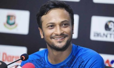 দুবাই থেকে ফিরে বরিশালে সাকিব 