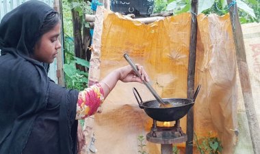  বিকল টিউবওয়েল থেকে বের হচ্ছে গ্যাস, তাতেই চলছে রান্না