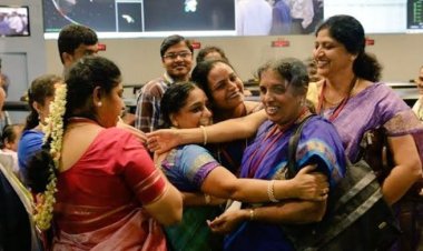 ভারতের চন্দ্রজয়ের নেপথ্যে ৫৪ নারী বিজ্ঞানী-প্রকৌশলী