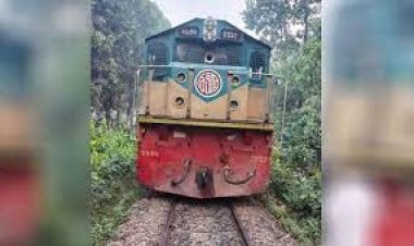  ৬ ঘণ্টা পর খুলনা রুটে রেল চলাচল স্বাভাবিক 