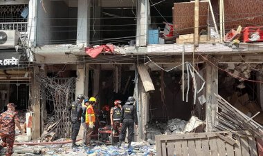  সিদ্দিক বাজারে বিস্ফোরণ : মামলার প্রতিবেদন ফের পেছাল