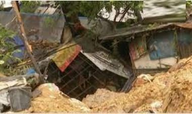 চট্টগ্রামের ষোলশহরে পাহাড় ধসে বাবা-মেয়ের মৃত্যু