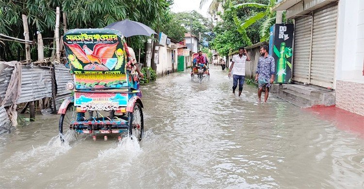 জোয়ারের পানি পটুয়াখালী শহরে