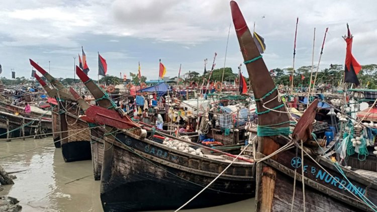 বৈরী আবহাওয়ায় হতাশ উপকূলের জেলেরা