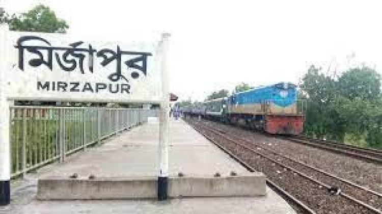 চলন্ত ট্রেনে ছিনতাই করতে গিয়ে যুবকের মৃত্যু
