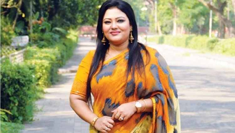 ভারতে গ্রেফতারি পরোয়ানা, দেশে ফিরে যা বললেন মমতাজ
