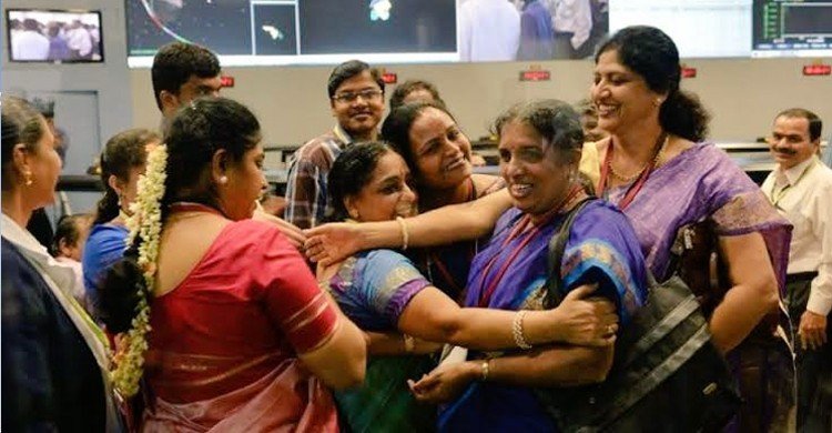 ভারতের চন্দ্রজয়ের নেপথ্যে ৫৪ নারী বিজ্ঞানী-প্রকৌশলী