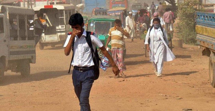 বায়ুদূষণের শীর্ষে আজ ঢাকা
