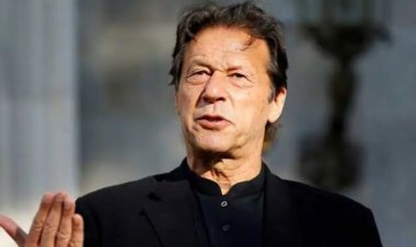 আইনজীবীর মাধ্যমে রাজনৈতিক দলগুলোকে বার্তা পাঠালেন ইমরান খান