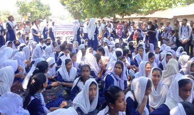  খেলাকে নিয়ে সংঘর্ষে আহত ৫ ছাত্র, শিক্ষার্থীদের সড়ক অবরোধ