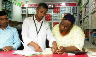 ৯১ টাকার স্যালাইন ২০০, দুই ফার্মেসিকে জরিমানা