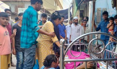  মেয়ের মরদেহ দেখে স্ট্রোক করে মারা গেলেন বাবা