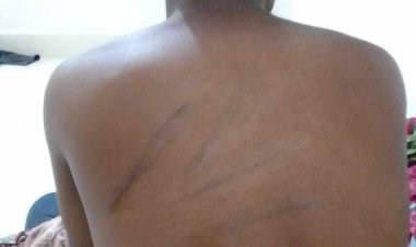 এস এস সি পরীক্ষার্থী যুবলীগ নেতাকে কক্ষে নিয়ে পেটালেন ওসি