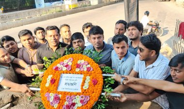 শিক্ষা দিবস উপলক্ষে শিক্ষা অধিকার চত্ত্বরে ঢাবি ছাত্রদলের শ্রদ্ধা নিবেদন