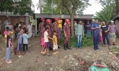  বাল্কহেডের ধাক্কায় নৌকাডুবে বৃদ্ধ নিখোঁজ