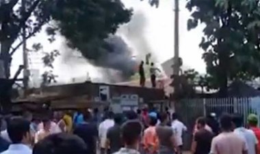 টঙ্গীতে ওষুধ কারখানার গুদামে আগুন