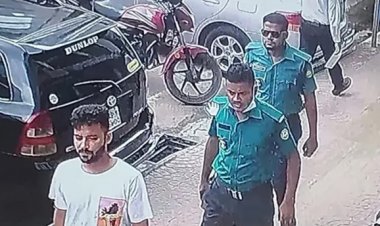 পল্টনে ব্যাংকে ঢুকে ২০ লাখ টাকা ছিনতাই, ২ কনস্টেবলসহ গ্রেপ্তার ৫