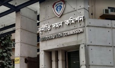 কোটি টাকার সম্পদে স্ত্রীসহ ফাঁসছেন কাস্টমস কর্মকর্তা নজরুল