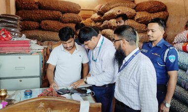 সাড়ে ৬ হাজার কেজি আলু জব্দ করে ৩৫ টাকা দরে বিক্রি