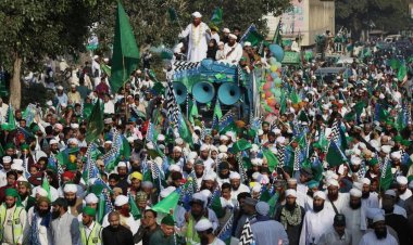 পাকিস্তানে ঈদে মিলাদুন্নবীর মিছিলে ভয়াবহ বোমা হামলা, নিহত অন্তত ৫২