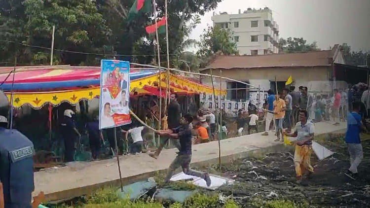 বিএনপির র্যালিতে পুলিশ ও আ.লীগের বাধা, সংঘর্ষে আহত শতাধিক