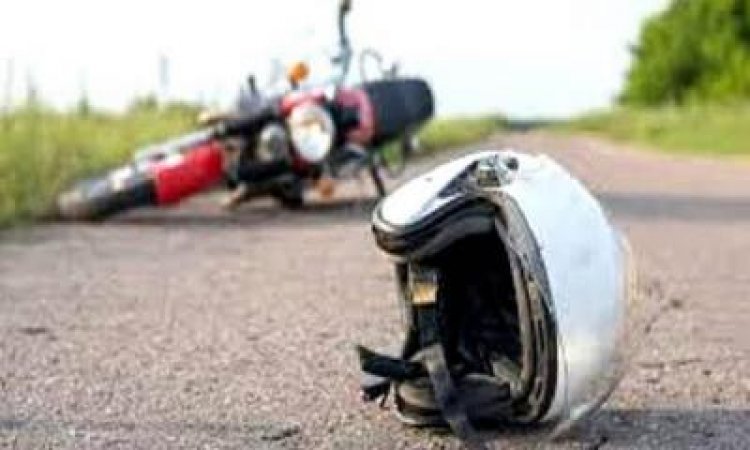 মোটরসাইকেল নিয়ন্ত্রণ হারিয়ে প্রাণ গেলো ৩ ভাইয়ের