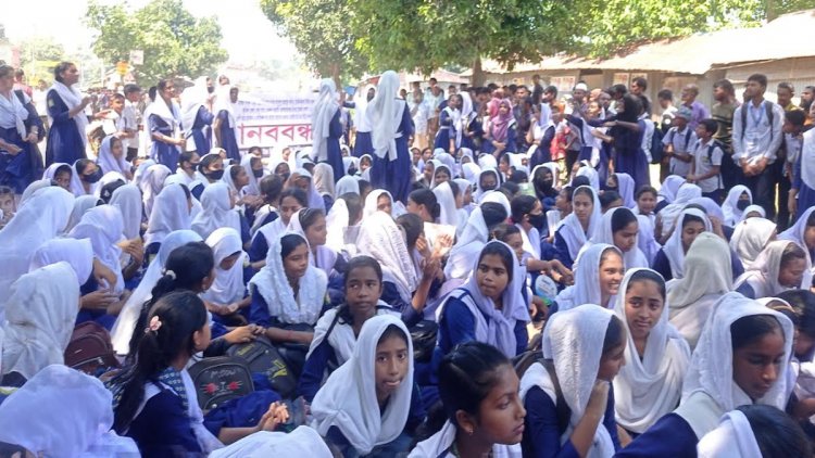 খেলাকে নিয়ে সংঘর্ষে আহত ৫ ছাত্র, শিক্ষার্থীদের সড়ক অবরোধ