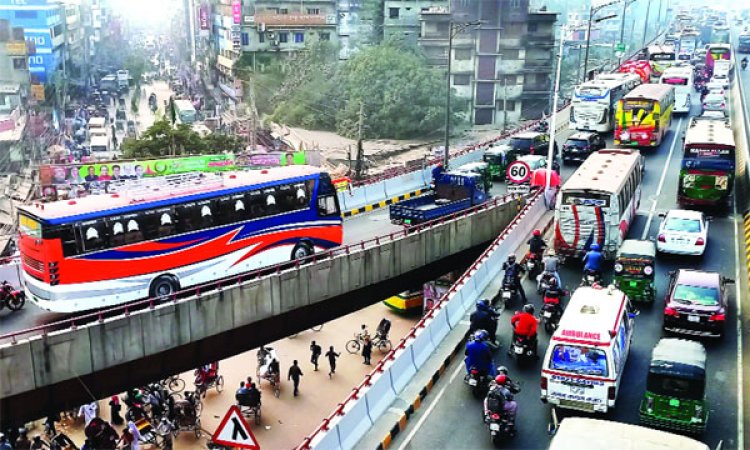 মেয়র হানিফ ফ্লাইওভার: বাড়তি ভাড়া দিয়ে প্রতিদিন যানজট কিনছি
