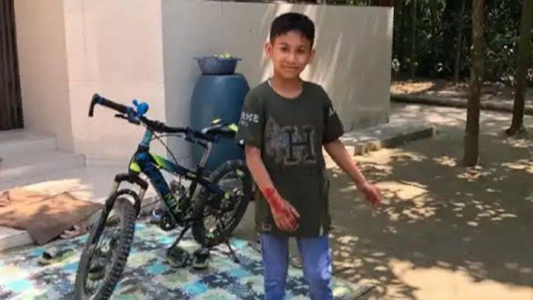 ক্লাসে অন্যমনস্ক থাকায় মাদরাসাছাত্রকে পিটিয়ে জখম