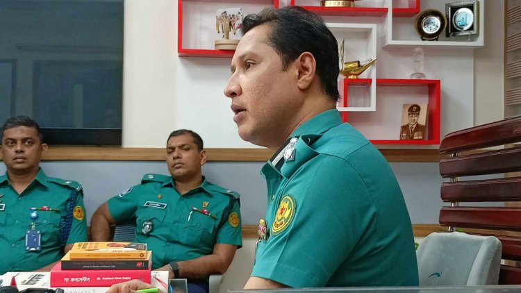 এডিসি হারুন কাণ্ড ব্যক্তির দায় বাংলাদেশ পুলিশ বহন করবে না : ডিএমপি