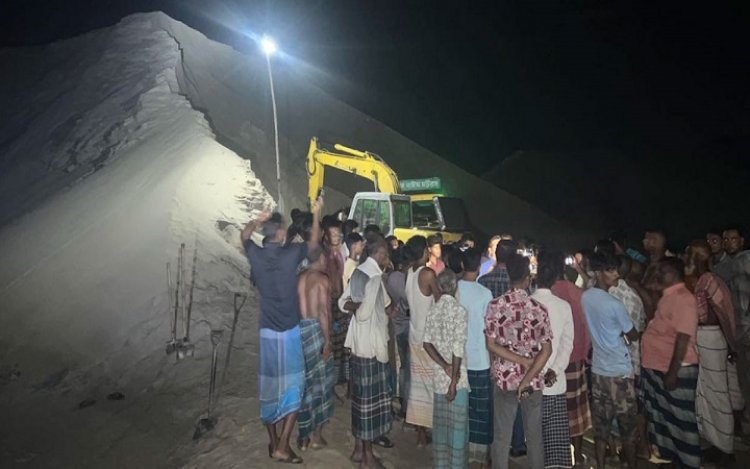 রাজবাড়ীতে বালুচাপায় নিহত ৩