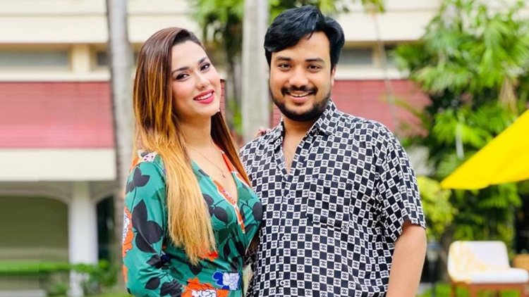 ‘হ্যাক করে আমাদের ব্যক্তিগত ছবি ছড়ানো হয়’